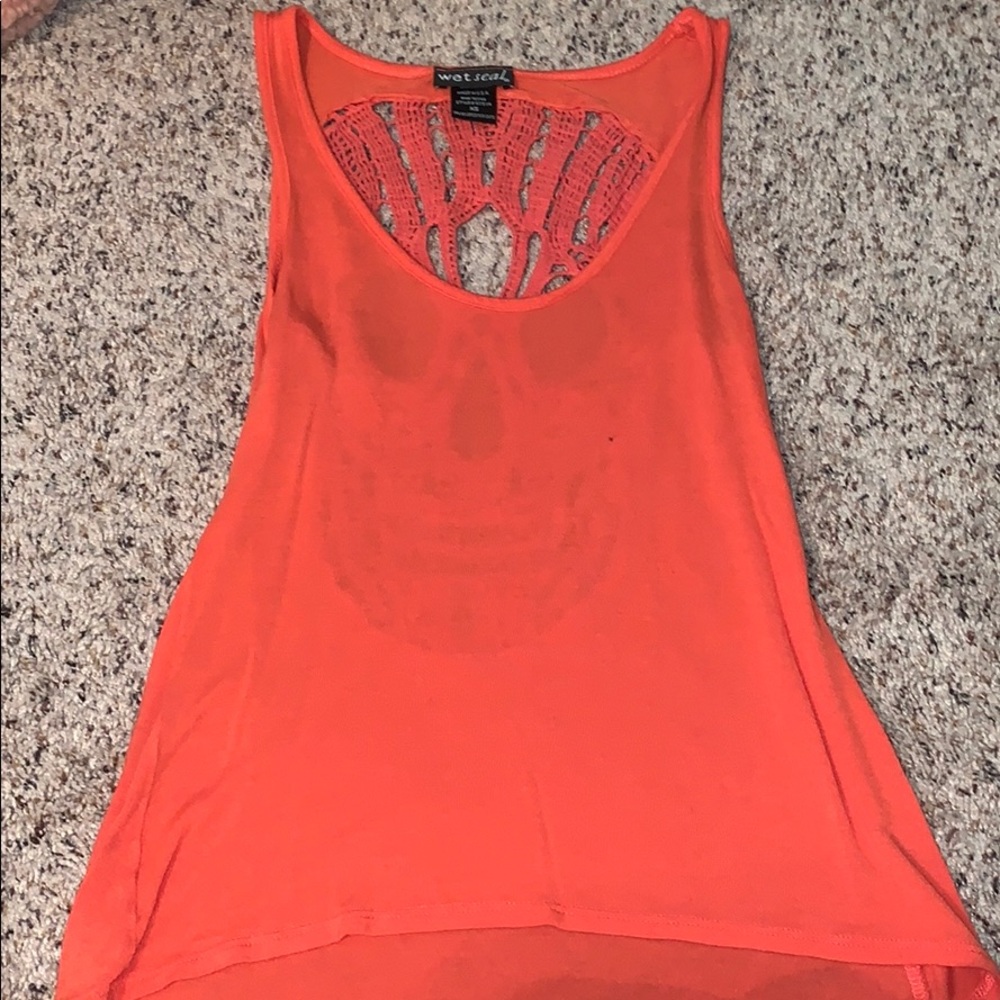 Open back design tank top